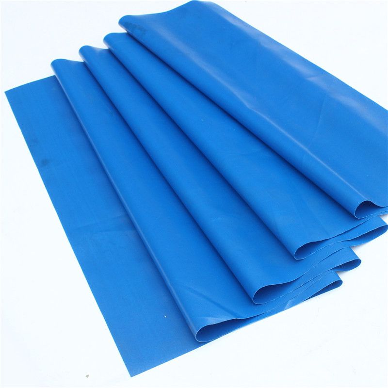 車(chē)和貨場(chǎng)蓋布